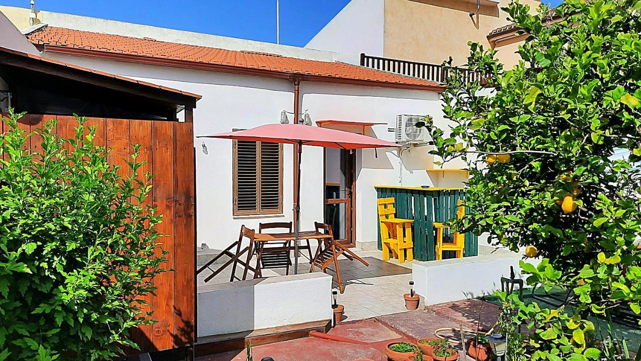 B&B Il Cortile Del Sole 오이메도 외부 사진