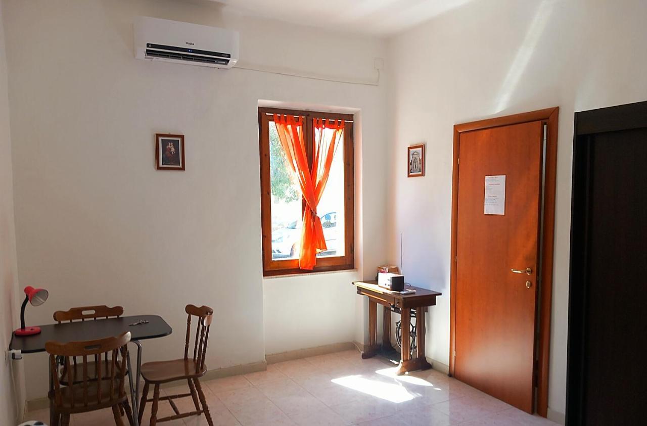 B&B Il Cortile Del Sole 오이메도 외부 사진