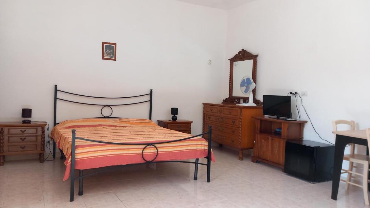 B&B Il Cortile Del Sole 오이메도 외부 사진