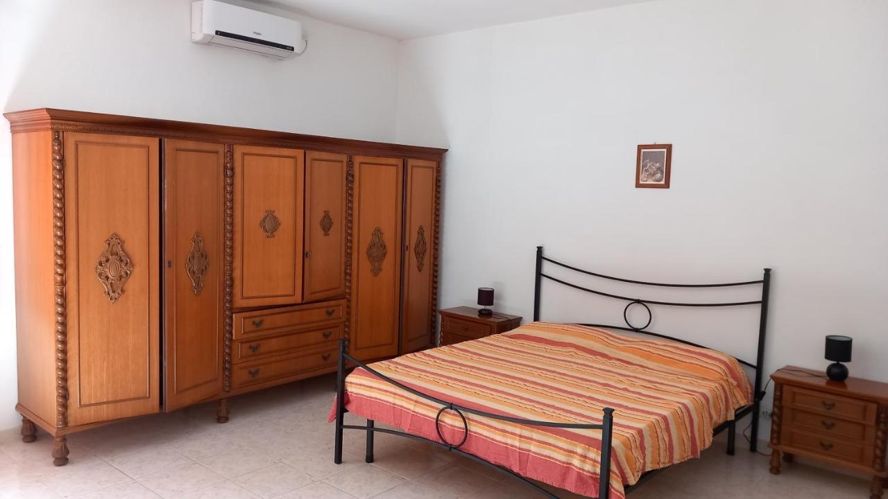 B&B Il Cortile Del Sole 오이메도 외부 사진